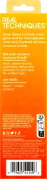 Tylne opakowanie pędzla Real Techniques 104 soft shadow contour brush, żółto-pomarańczowe z opisem i kodem kreskowym.