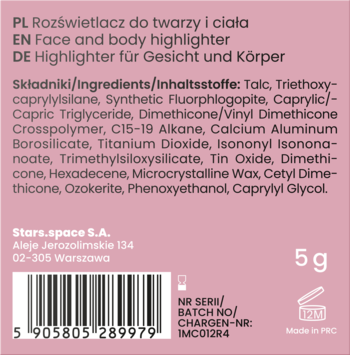 Tył opakowania rozświetlacza do twarzy i ciała z listą składników, kodem kreskowym i danymi producenta.