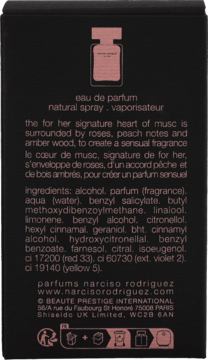 Tył czarnego opakowania perfum Narciso Rodriguez For Her, z białym i różowym tekstem oraz listą składników.