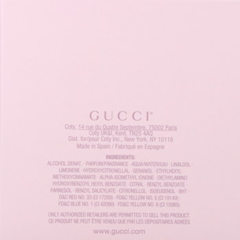 Gucci Bamboo, tył różowego opakowania perfum z danymi producenta i listą składników na jasnoróżowym tle.