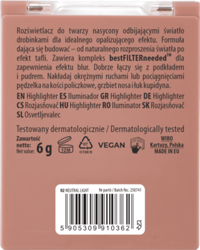 Tył beżowego rozświetlacza NAM 02 Neutral Light. Opakowanie 6g z opisem, kodem kreskowym i VEGAN.