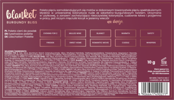 Tył burgundowej palety cieni Blanket Burgundy Bliss z białym tekstem, listą składników i kodem kreskowym.