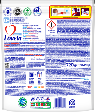 Tył białej, miękkiej torebki kapsułek Lovela Baby do prania 720g, z licznymi niebieskimi napisami i symbolami.