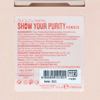 Tył różowego opakowania matującego pudru Show Your Purity nr 102 z widoczną listą składników, kodem kreskowym i certyfikatami.
