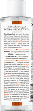 Tył butelki rozświetlającego toniku z witaminą C i E oraz kwasem glikolowym, z napisami opisującymi działanie.
