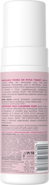 Tył białej butelki pianki do mycia Eveline CICAskin 150ml. Różowa etykieta z opisem działania, PETA logo i kodem EAN.