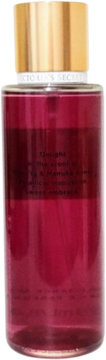 Victoria's Secret Delight Wild Fig & Manuka Honey mgiełka do ciała, w purpurowej butelce ze złotą nakrętką.