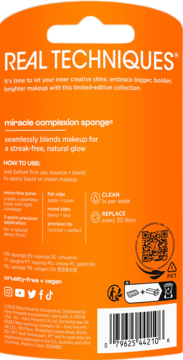 Tył pomarańczowego opakowania gąbki Real Techniques Miracle Complexion Sponge z informacjami o użyciu i pielęgnacji.