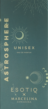 Zielone pudełko perfum Esotiq Marcelina Zawadzka ASTROSPHERE, Eau de Parfum unisex, z rysunkami słońca i księżyca.