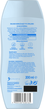 Jasnoniebieski tył butelki balsamu po opalaniu z kwasem hialuronowym i aloesem; widoczne informacje i skład.