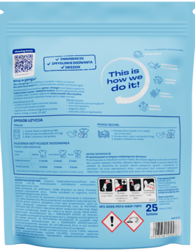 Tył opakowania listków do prania białego Cleangang Oh My Wash! Niebieska torebka, 25 sztuk, instrukcje i ikony.