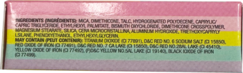 Tył opakowania różu J.Cat Beauty Blush Mallow Soft Blusher. Widoczna lista składników, tekst na tle w pasy różu, żółci i zieleni.