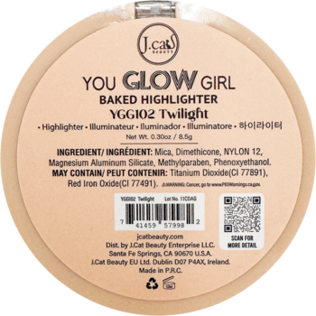 Zbliżenie na tył beżowego J.Cat Beauty You Glow Girl Baked Highlighter Twilight z listą składników.
