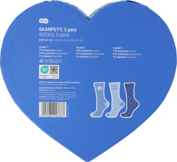 Tył niebieskiego, sercowatego pudełka skarpetek 3 pary. Widać składy i wzory: płatki śniegu, serca i kropki.