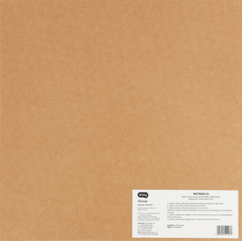 Opakowanie produktu z jasnobrązowej tektury, z białą etykietą z informacjami o produkcie w prawym dolnym rogu.