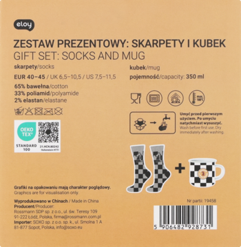 Tył opakowania zestawu Eloy: skarpetki i kubek. Beżowe tło, tekst, ikony, wizualizacja produktów z wzorem szachownicy.