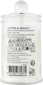 Świeca zapachowa Cotton & Seasalt w szklanym słoju, tył opakowania z informacjami o produkcie i kodem kreskowym.
