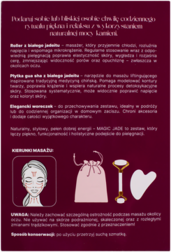 Tył opakowania zestawu Magic Jade z białym rollerem, gua sha i woreczkiem, z tekstem i instrukcjami. Tło bordowe.