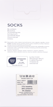 Tylna strona jasnoniebieskiego opakowania skarpetek z informacją o składzie: 77% bawełna, 20% poliamid, 3% elastan.