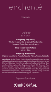 Enchanté L'adore Eau de Parfum, ciemnofioletowa etykieta z białym tekstem, widok z przodu, 90 ml.