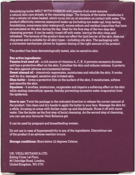 Tył ciemnofioletowego opakowania Veoli Botanica Melt With Passion, emulgujące masełko do demakijażu.