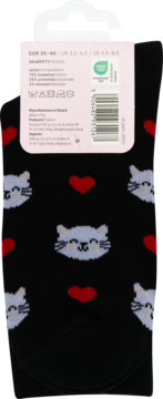 Eloy Skarpety damskie Love 35-40, czarne z uroczym wzorem w szare kotki i czerwone serca, widok z przodu na opakowaniu.