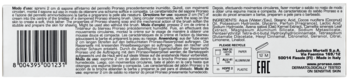 Tył opakowania kremu do golenia Proraso Sensitive Skin, z widocznym kodem kreskowym i tekstami informacyjnymi.