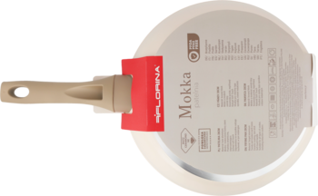 Beżowa patelnia Florina Mokka z uchwytem, widok z tyłu opakowania z danymi technicznymi i czerwoną metką.