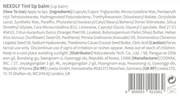 Tył białego opakowania NEEEDLY Tint lip balm z drobnym tekstem o składzie, producencie i kodem kreskowym.