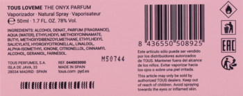 Tył różowego opakowania perfum Tous LoveMe The Onyx z listą składników, kodem kreskowym i ostrzeżeniami.