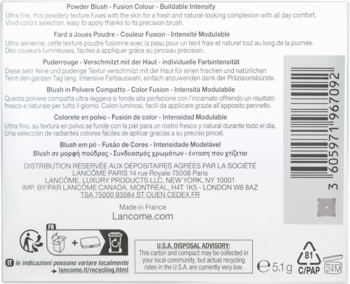 Tył kartonowego opakowania różu Lancôme Blush Subtil, z kodem kreskowym i informacjami produktowymi w wielu językach.