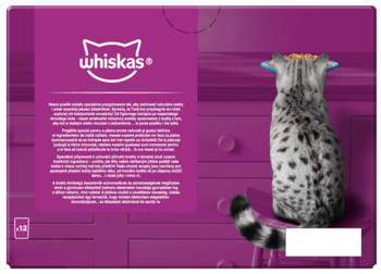 Tył fioletowej torebki Whiskas Rybne Przysmaki, z siedzącym kotem cętkowanym w mini koronie i tekstem.