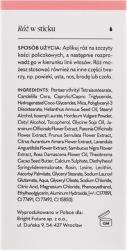 Tył opakowania różu w sticku, widok z bliska. Etykieta z polskim opisem, składem i sposobem użycia.