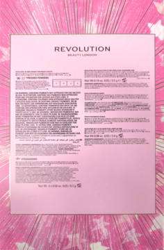 Tył różowego opakowania zestawu Revolution Beauty All About the Jelly Makeup Set z tekstem informacyjnym i logo, na błyszczącym tle.