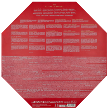 Tył czerwonego ośmiokątnego kalendarza adwentowego Rituals Wreath z białymi napisami i informacjami o 24 produktach.
