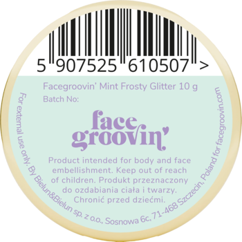 Zbliżenie na okrągłe opakowanie Facegroovin' Mint Frosty Glitter 10g, beżowe z miętową etykietą i kodem EAN.