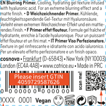 Tył opakowania matującej bazy Catrice Extreme Blur. Czarna etykieta z tekstem, pomarańczowa naklejka GTIN, kod kreskowy.