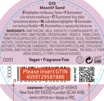 Tył etykiety rozświetlacza Catrice 010 Moonlit Sand: lista składników, kod kreskowy GTIN i symbole wegańskie.
