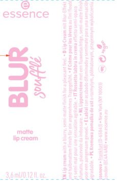 Etykieta matowej pomadki Essence Blur Soufflé, czarna z różowym napisem BLUR soufflé, obj. 3,6 ml.