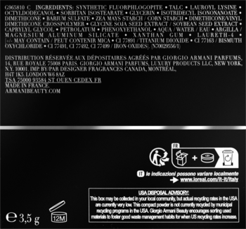 Tył czarnego opakowania pudru Giorgio Armani Luminous Silk Glow Fusion Powder ze składem, dystrybucją i recyklingiem.