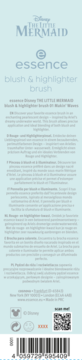 Opakowanie pędzla essence Disney The Little Mermaid do różu i rozświetlacza. Jasnoniebieska karta z tekstem, widok z przodu.