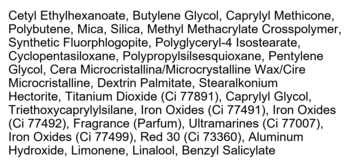 Zbliżenie na listę składników różu Kaja Beauty Cheeky Stamp, czarny tekst na jasnym tle.