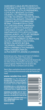 Tył opakowania serum nawilżającego Sesderma Hidraderm Hyal w butelce o niebieskim tle, z białą listą składników i kodem kreskowym.