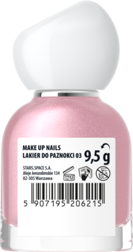 Różowy lakier do paznokci Make Up Nails w szklanej butelce, widok z tyłu z etykietą i kodem kreskowym.