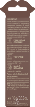 Tył brązowego opakowania rewitalizującego balsamu do ust Tiramisu, ze składnikami i instrukcjami, 10g/0.35oz.