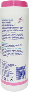 Tył białej butelki odświeżacza do dywanów z różową nakrętką. Widoczne instrukcje użycia, skład i waga 350g.