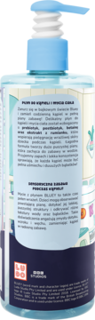 Tył niebieskiej butelki płynu Bluey do kąpieli i mycia ciała 400ml. Na etykiecie widoczne informacje o składnikach, np. rumianku.