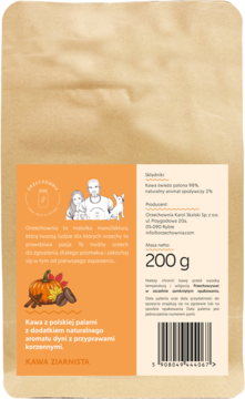 Tył brązowej torby z kawą ziarnistą o smaku dyni, pomarańczowa etykieta z ilustracją dyni i tekstem PL.