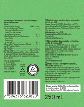 Tył zielonego kartonu napoju owsianego Oatly Matcha 250ml, z tabelą wartości odżywczych i kodem kreskowym.