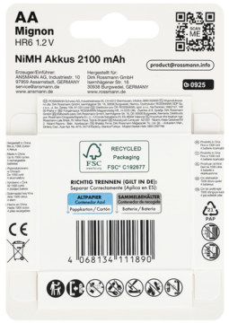 Tył czarnego opakowania baterii AA Mignon NiMH Akkus 2100 mAh, z kodem kreskowym i symbolami recyklingu.